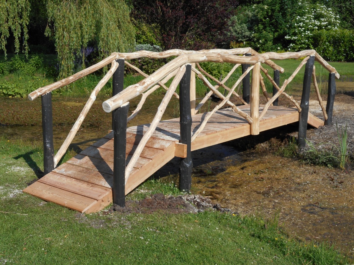 tipi met loopbrug Sneek